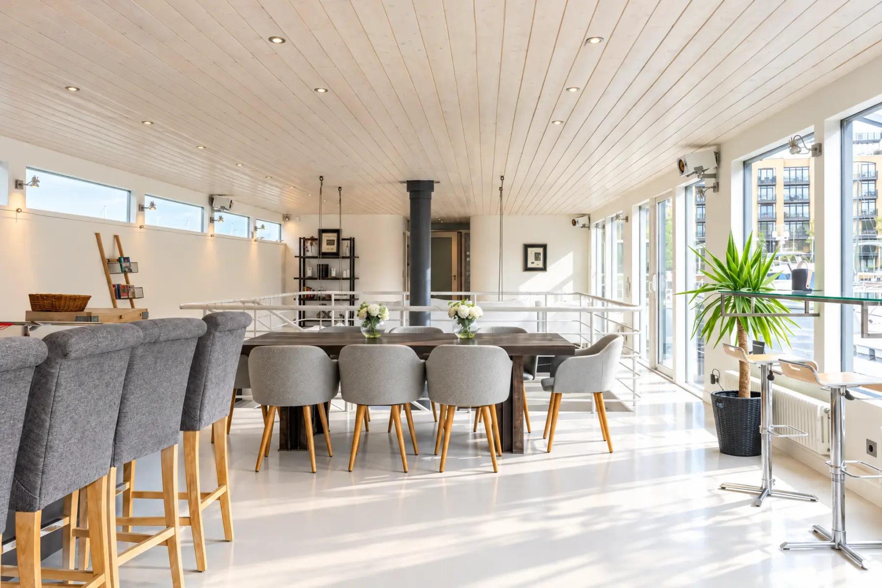 Britain's biggest houseboat in London Bridge